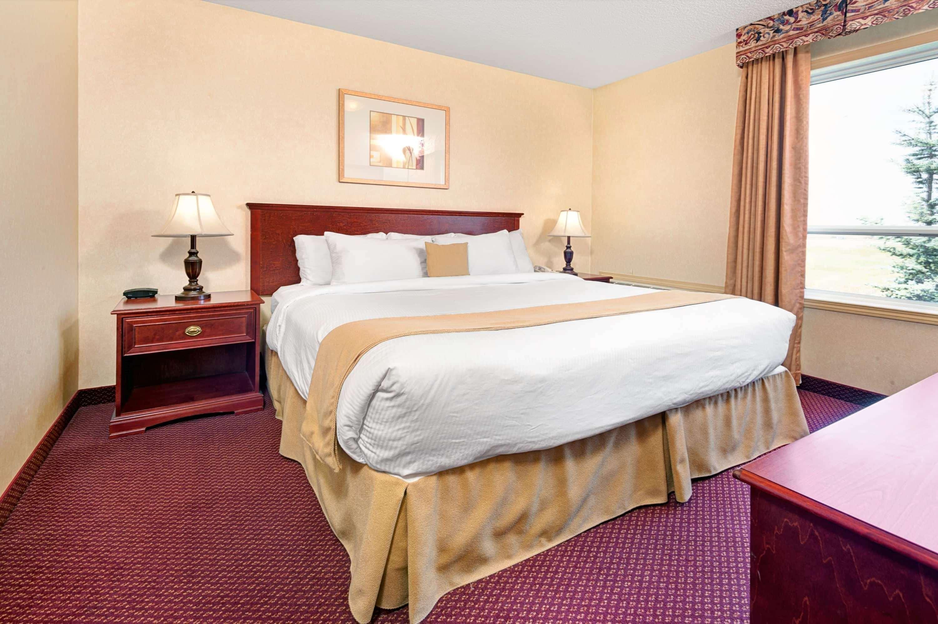 Quality Inn & Suites Edmonton International Airport Leduc Exteriör bild