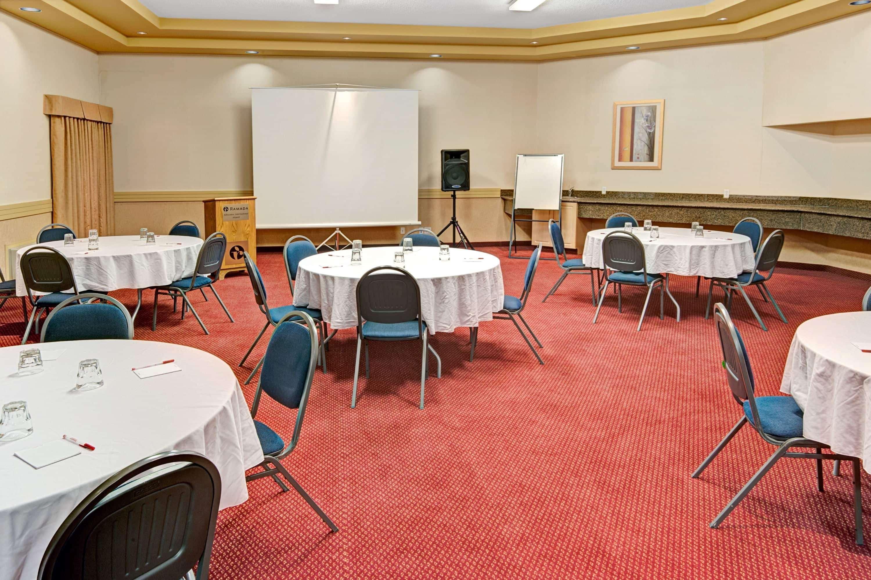 Quality Inn & Suites Edmonton International Airport Leduc Exteriör bild