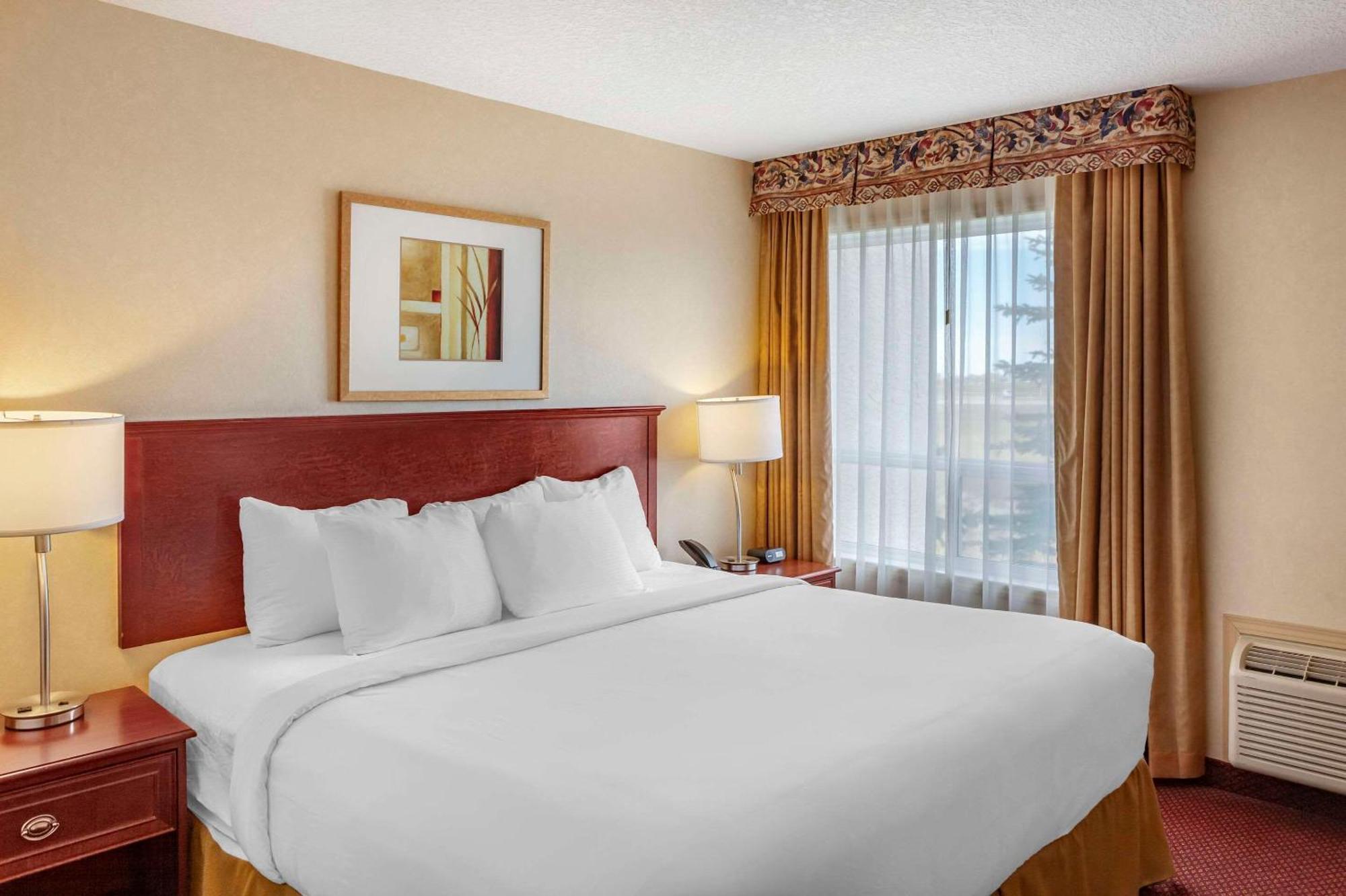 Quality Inn & Suites Edmonton International Airport Leduc Exteriör bild
