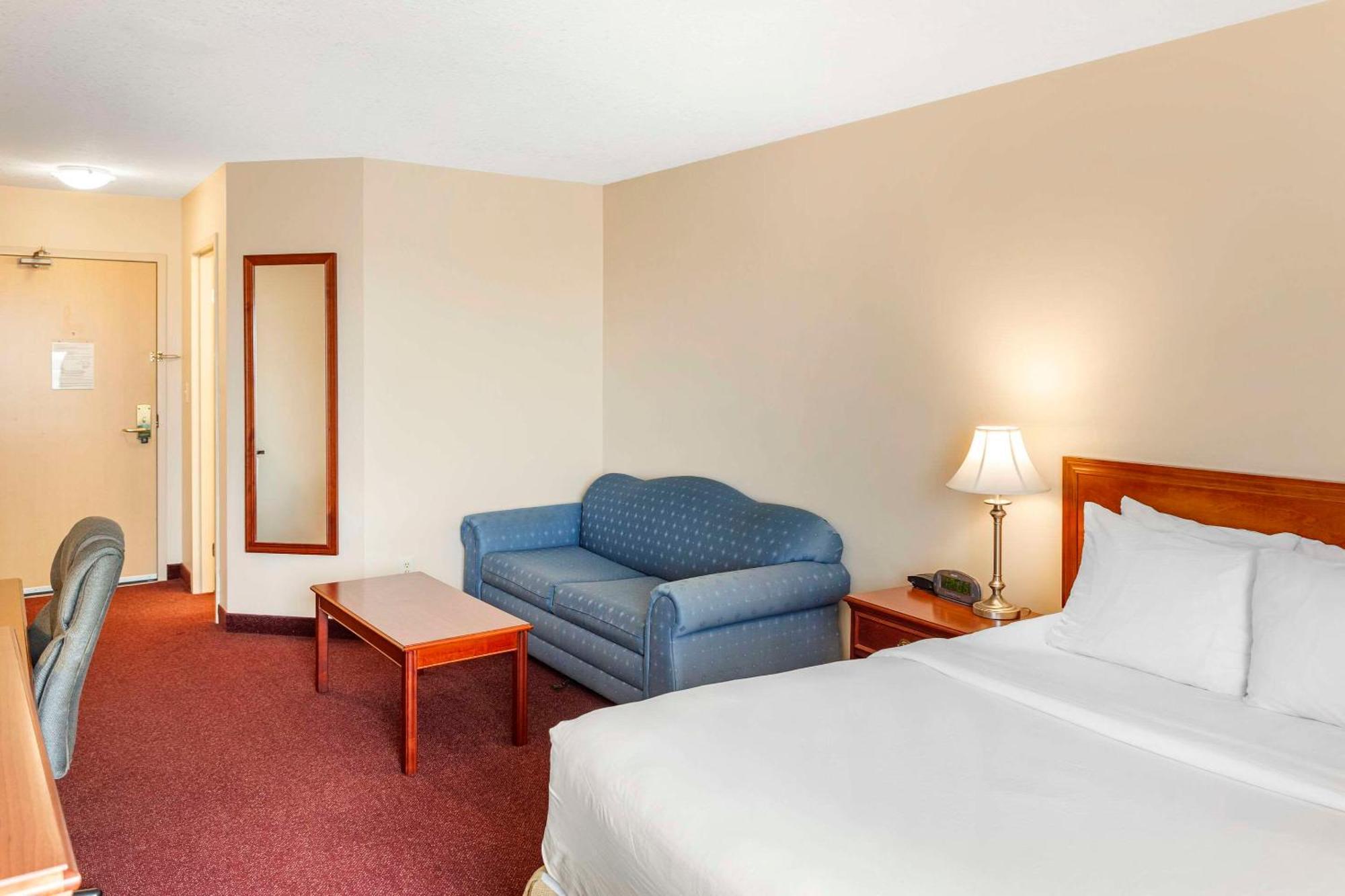 Quality Inn & Suites Edmonton International Airport Leduc Exteriör bild