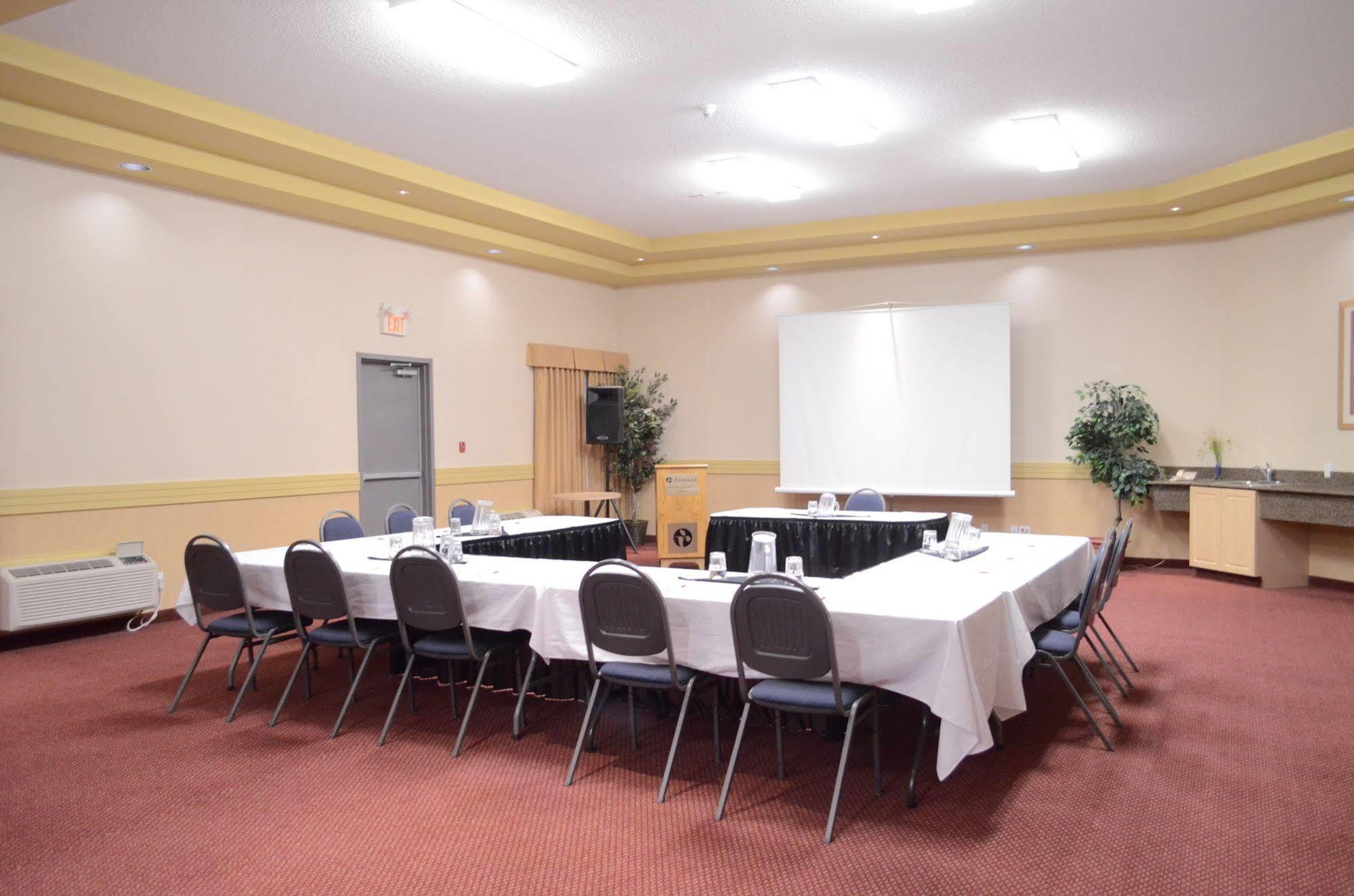Quality Inn & Suites Edmonton International Airport Leduc Exteriör bild